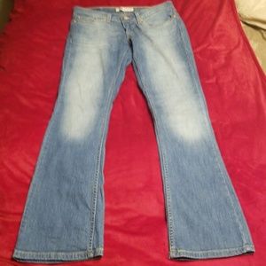 Women's Levi bootcut jeans
